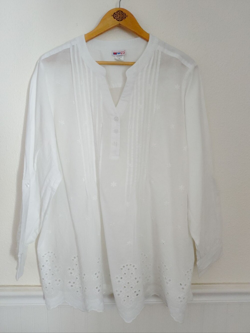 American Sweetheart Womens White Flower Embroidered Tunic Top Size 2 X